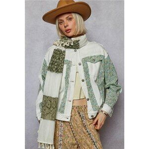 POL Button Down Patchwork Denim Jacket with Floral Print‎ Details